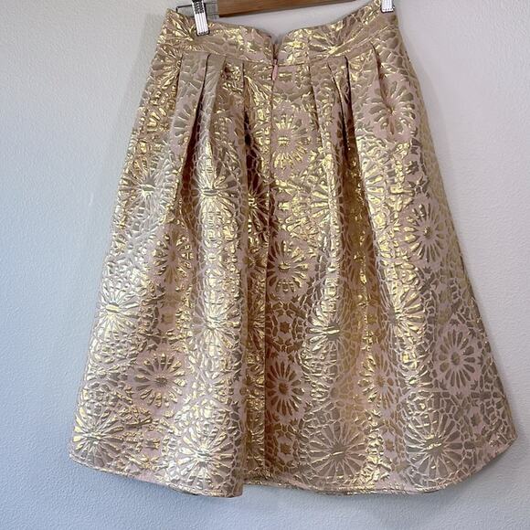 NEW YORK and COMPANY Gold Foil Floral Skirt - Picture 5 of 5